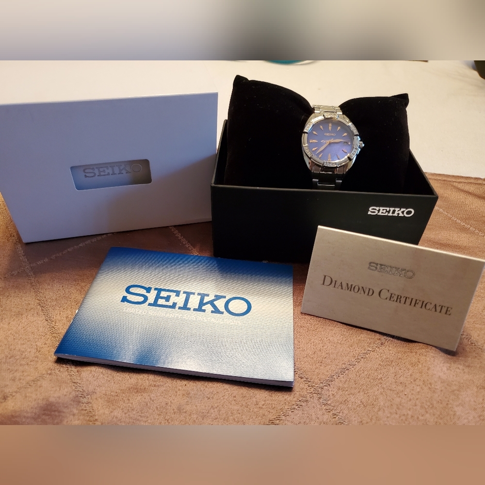New Seiko SKK881 Diamond accented Ladies bracelet watch